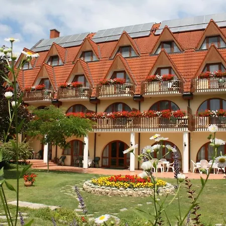 Ágnes Hotel 3*
